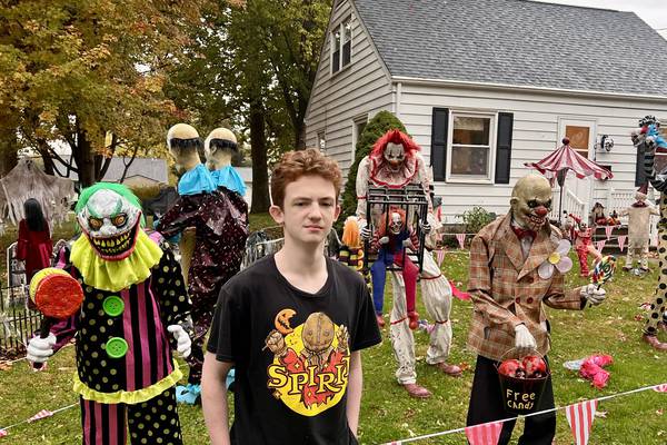 Dixon teen’s Halloween displays revive the spirit of the season 