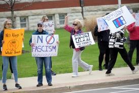 Second ‘Hands Off’ rally held around historic courthouse in Oregon