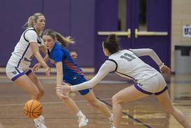 Offensive rhythm, defensive pressure send Dixon past Genoa-Kingston