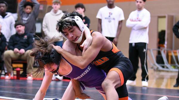 Weekend rewind: Julian Hartwig back at home, and in sectional at 106 pounds