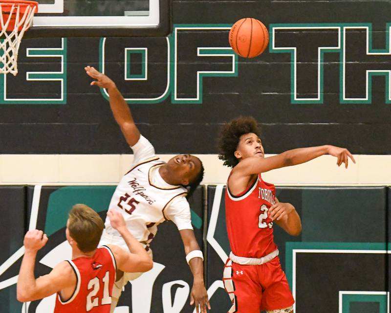Photos Yorkville vs. St. Ignatius boys basketball at Jack Tosh Holiday