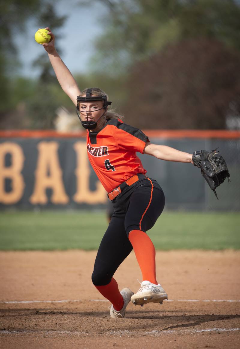 Beecher's Ava Lorenzatti pitches in a game against Central on April 29, 2025.