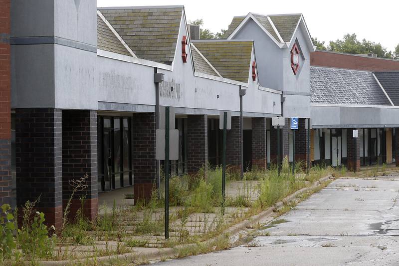 Crystal Lake approves $14 million Crystal Court redevelopment deal