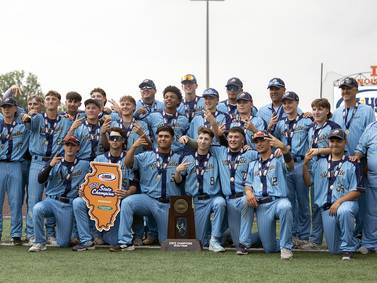 Marquette completes repeat, rallies in 7th to win 1A state title