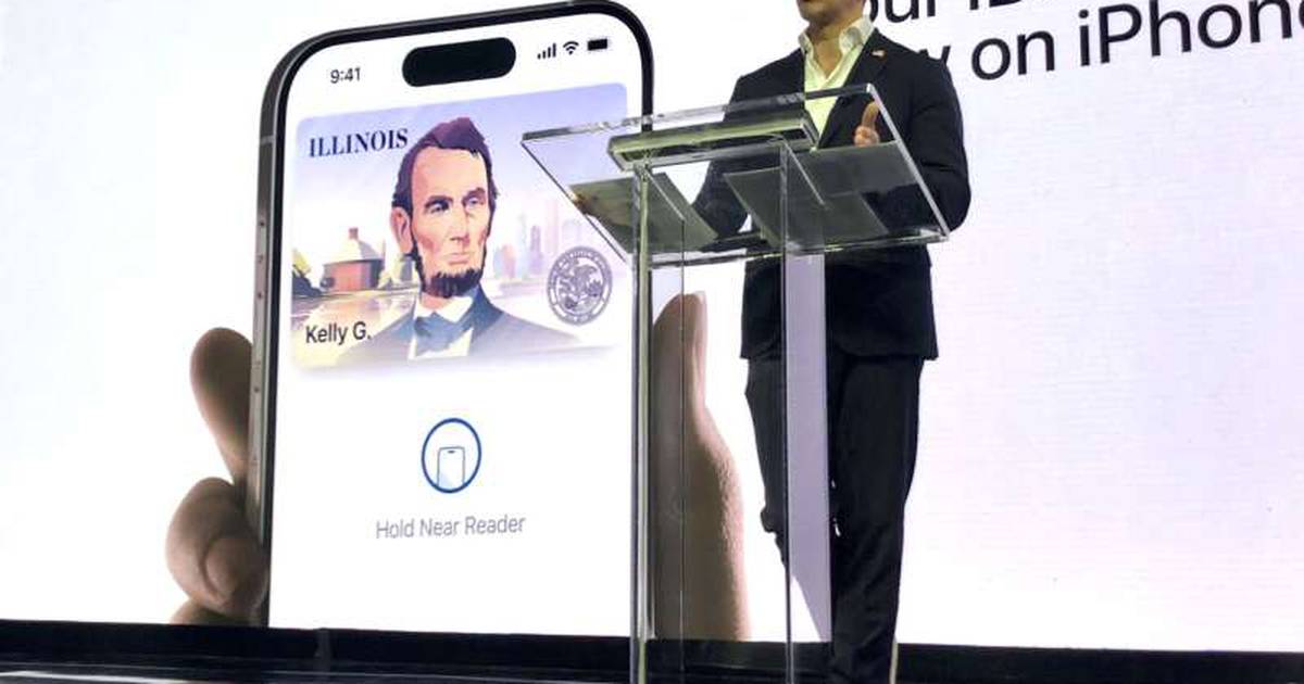 Illinois driver’s licenses, state IDs now fit in your iPhone