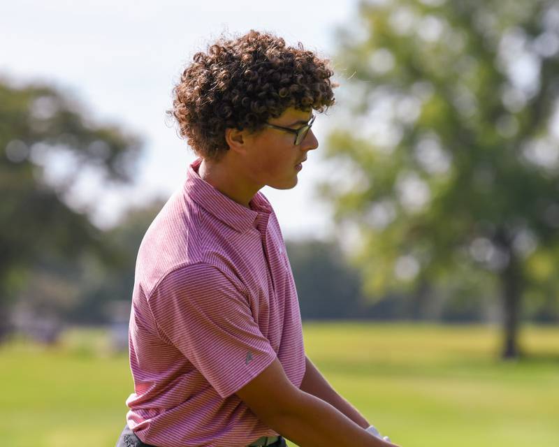Ian Saar of Yorkville watches his shot as he gets close to the pin on Wednesday oct. 1, 2025, during the Plainfield Central regional held at Wedgewood Golf Course in Plainfield.