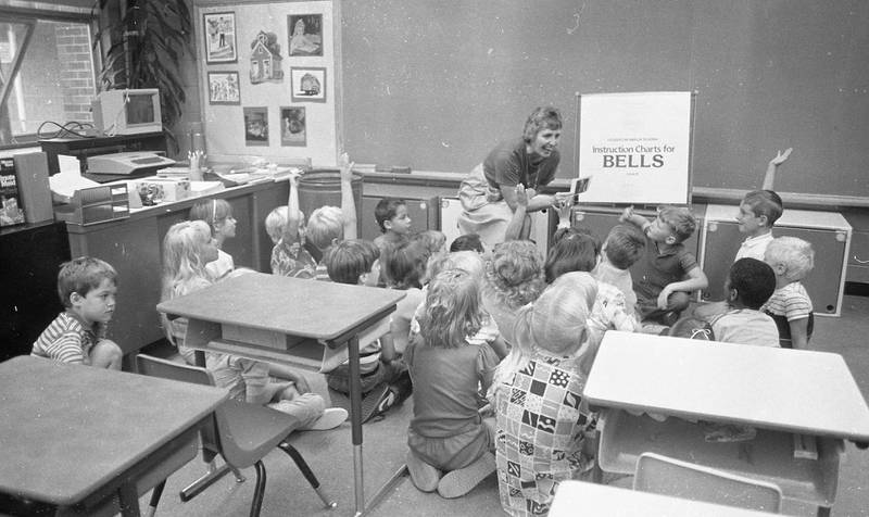 Lincoln School children from Johanna Benson's first grade class in DeKalb, learning spelling on the first day of school, August 1986.