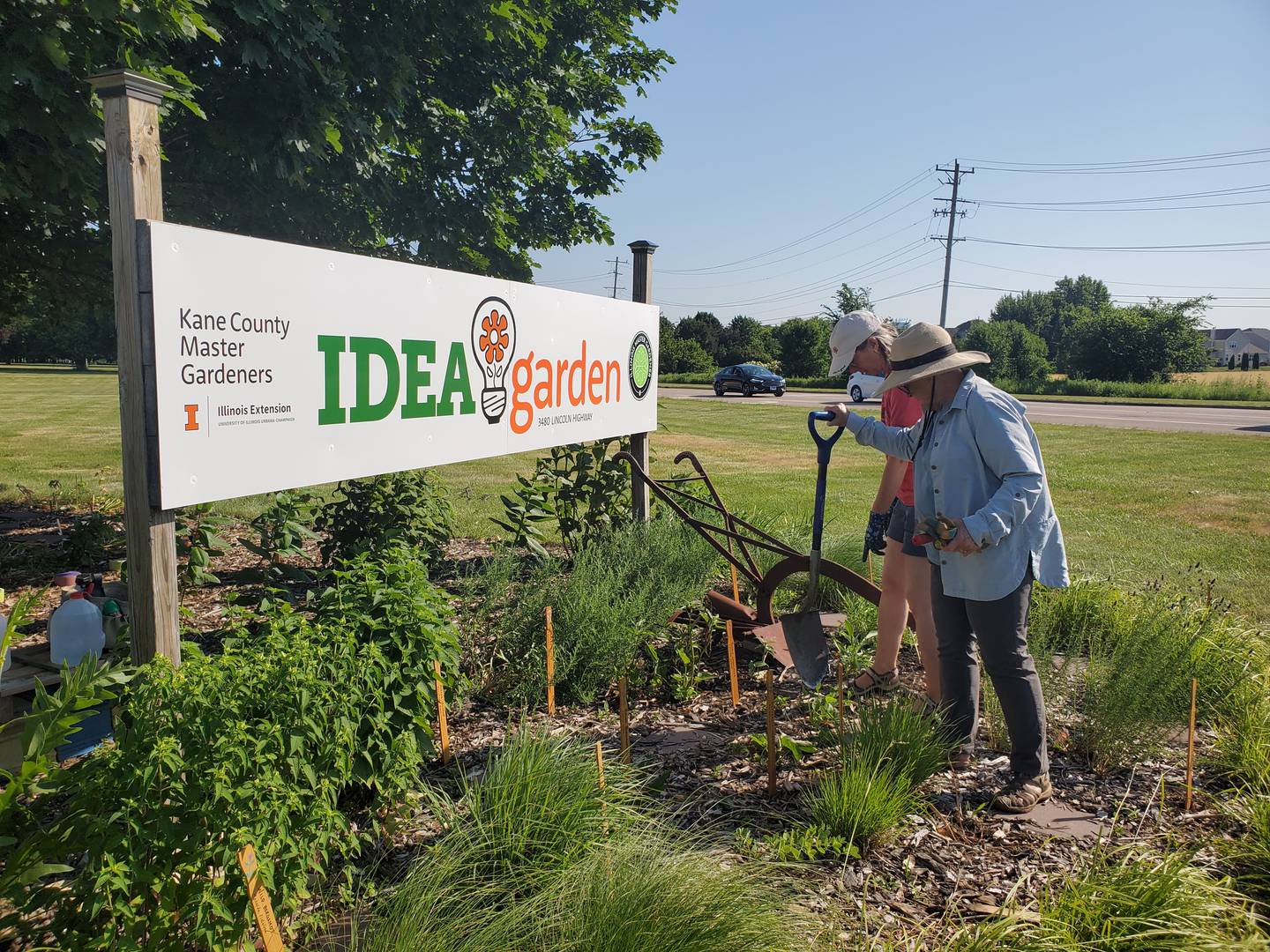 University of Illinois Extension Idea Garden provides the opportunity to interns and veteran Master Gardeners alike to practice their skills in the dirt.