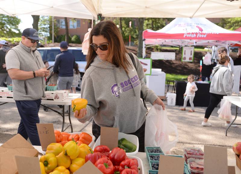 Photos Downers Grove Farmers Market opens for 2025 season Shaw Local