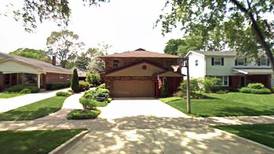 Single-family home sells in Elmhurst for $681,000