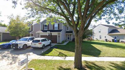 South Elgin: Single-family home goes for $450,000