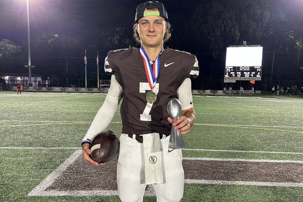 Emmett Dowling steers Mount Carmel to win over St. Rita