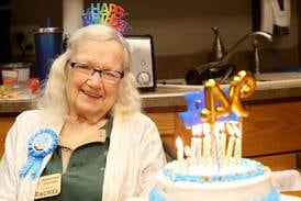 Photos: 94‑year‑old Starved Rock volunteer celebrates birthday after 10,000 hours of service