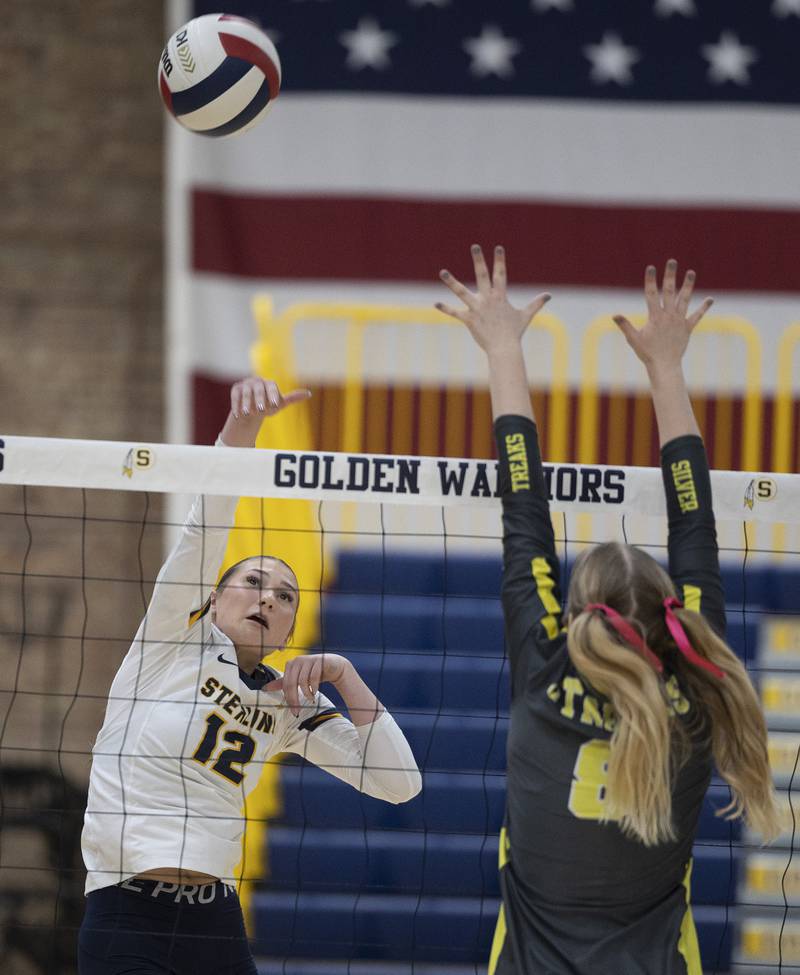 Sterling’s Kaelee Varden plays a shot against Galesburg Thursday, Oct. 16, 2025.
