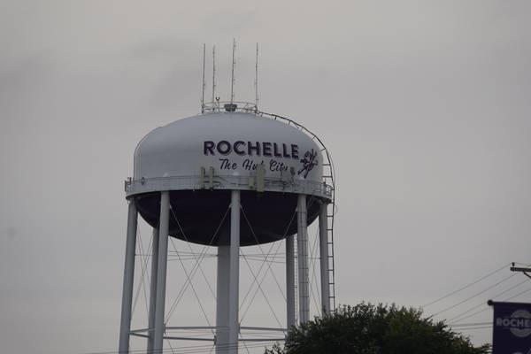Rochelle’s recently renovated and repainted water tower nominated in nationwide contest