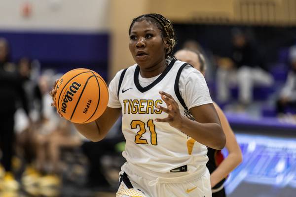 Joliet West handles Tinley Park at the WJOL Tournament