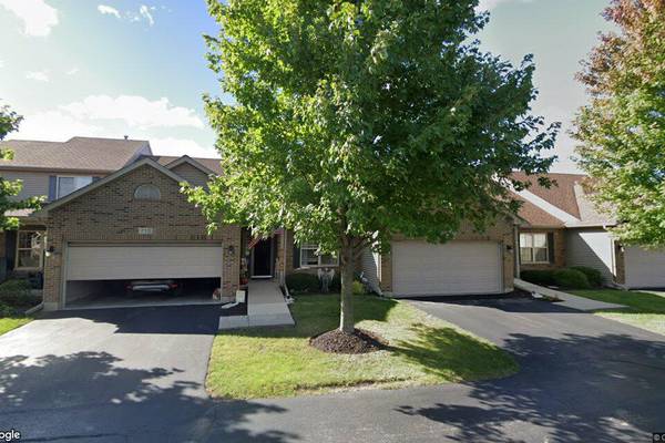 Sycamore: Townhouse goes for $317,500