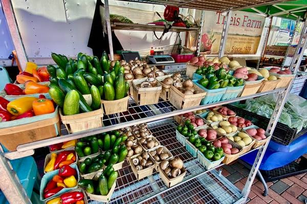 Underwood introduces bills to expand ways Illinois farmers can sell directly to consumers