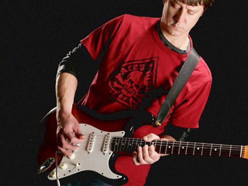 Tony Obrohta, a 1987 graduate of Streator Township High School, has played guitar for world-famous musicians since the 1990s. He is currently lead guitarist for country singer Gretchen Wilson.