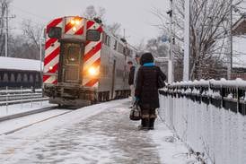 As North Pole weather moves in, Metra reduces schedules Friday