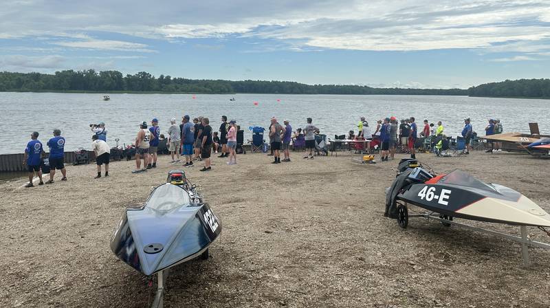 Racers watch the 125cc runabout race during the US Title Series (USTS) Pro National Championship Boat Races on Friday, July 25, 2025 in DePue.