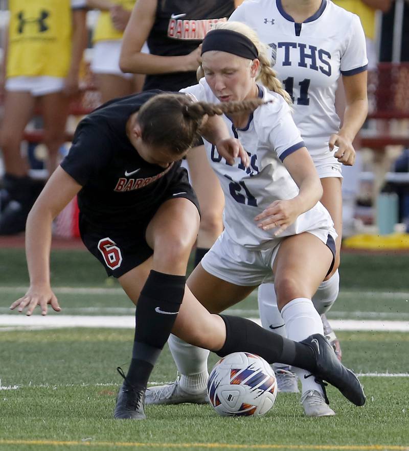 O'Fallon's Kiley McMinn pulls down Barrington's Maddy Zierbarth during the IHSA Class 3A state championship match at North Central College in Naperville on Saturday, June 3, 2023.