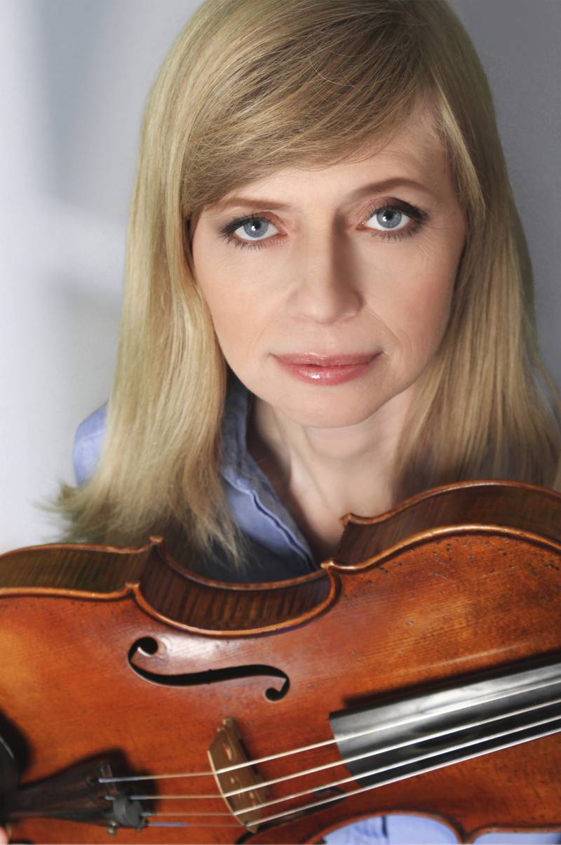 Terri Van Valkinburgh, assistant principal violist with The Lyric Opera of Chicago, will perform with Sinfonietta DuPage on May 6, 2025.