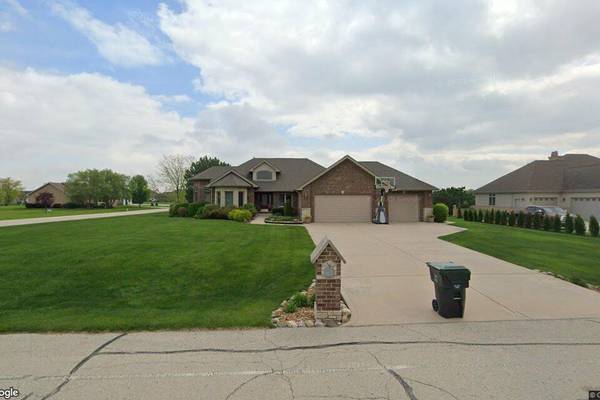 Single-family home sells in Minooka for $685,000