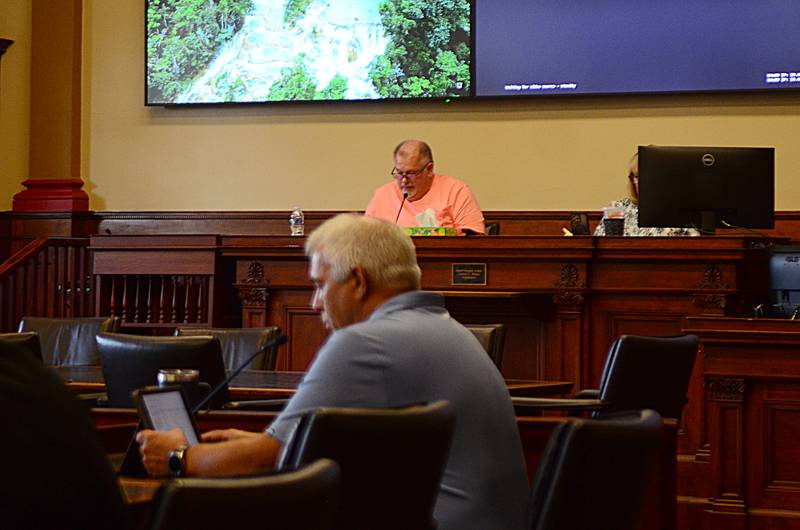 Lee County Board chairman Olson