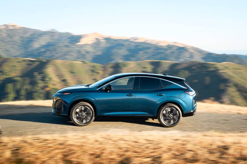 The 2025 Nissan Muran offers a 9-speed transmission, rather than CVT.