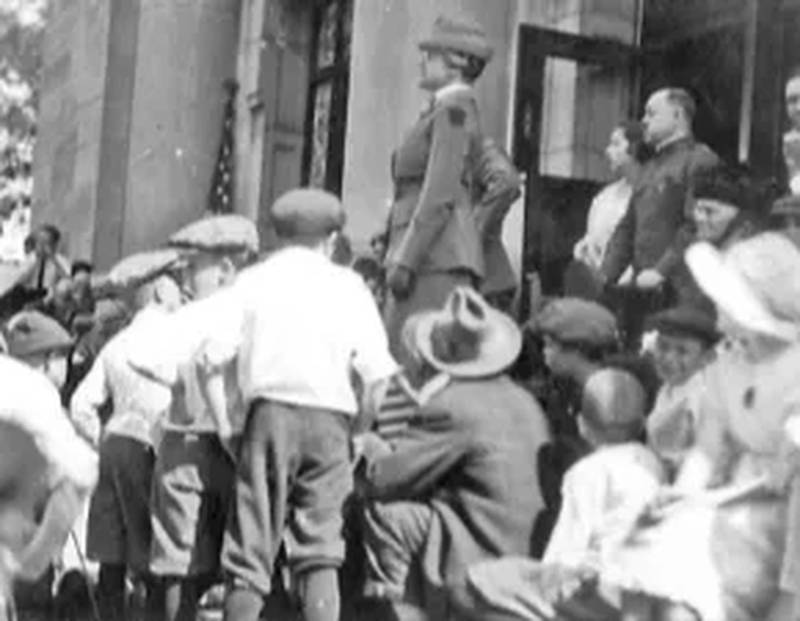 Edith Smith Harrison speaking at the World War I Victory Festival in Morris, which took place Oct. 1-4, 1919.