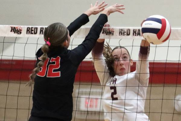 Prairie Ridge’s Addi Smith directs offense in key early-season win over Huntley 