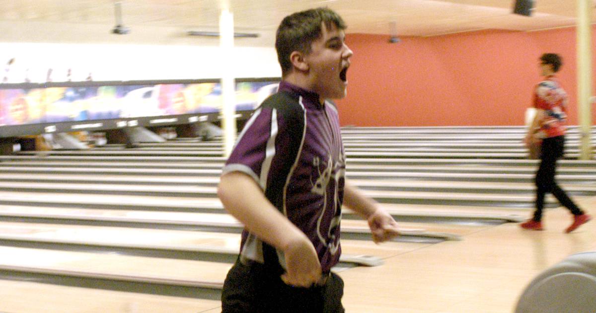 Dixon, Oregon, Sterling boys bowlers advance in postseason