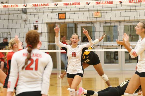 Photos: Henry-Senachwine beats Putnam County in volleyball