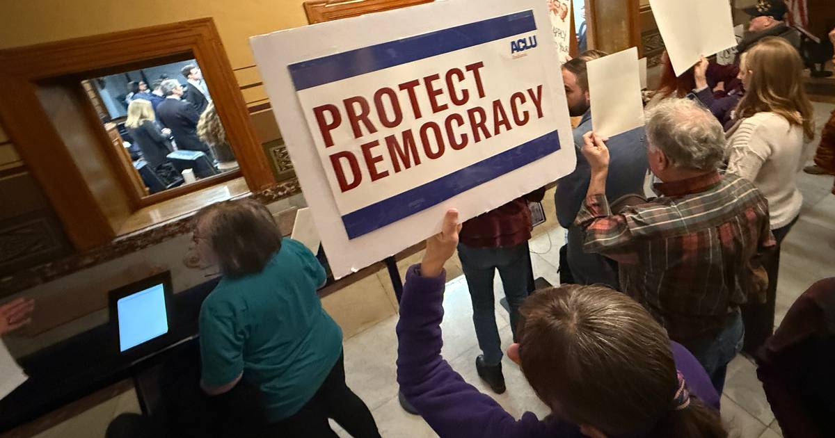 Rich Miller: Illinois’ political tensions nothing compared to failed redistricting push in Indiana