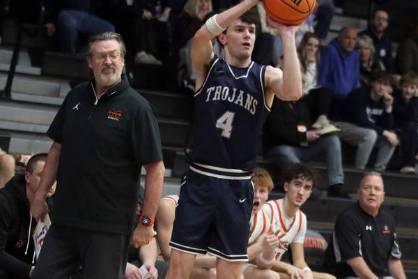 Dylan Dumele, Cary-Grove clinch FVC title outright by beating McHenry