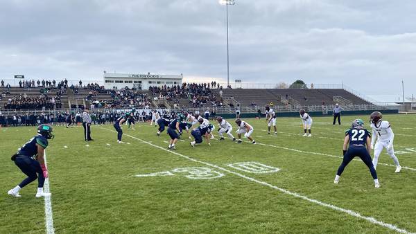 Montini’s offense comes out firing in 47-17 Class 4A victory over Peoria Notre Dame