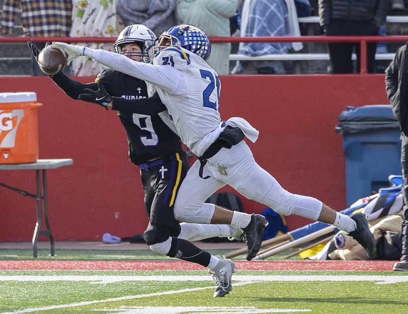 Maroa-Forsyth's DeAngelo Owen breaks up a pass intended for Chicago Christian's Jared Hall Friday, Nov. 29, 2024, in the class 2A football state final.