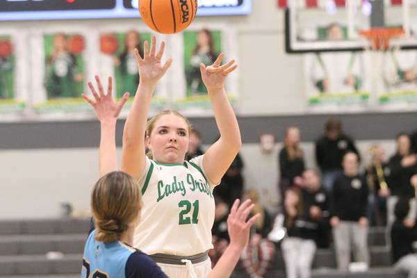 Seneca stays hot, tops Marquette 69-39 on senior night