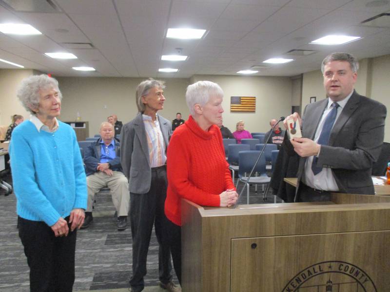 Plano sisters and cousin receive their grandfather s WWI medal from