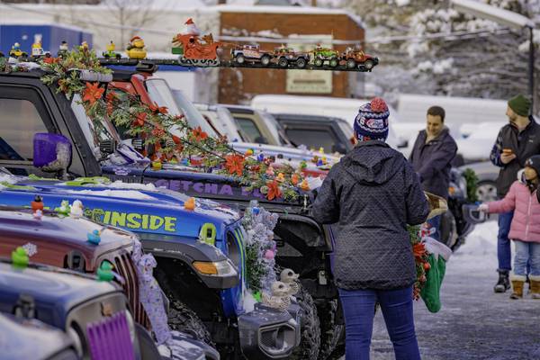 Jeeps on the Run generates nearly $200K in toys and cash for Toys for Tots, charity