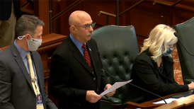GOP members challenge Illinois House floor mask mandate