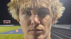 McHenry’s Joey Spelman scores game-winning TD in first varsity game against Dundee-Crown