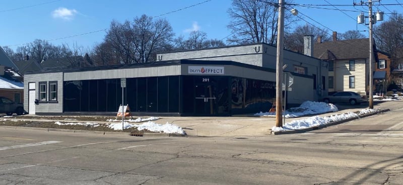 A fitness club is being allowed to remain open in the building that formerly housed West Valley Graphics and Print in St. Charles while the owner works to obtain a special use permit for the business.