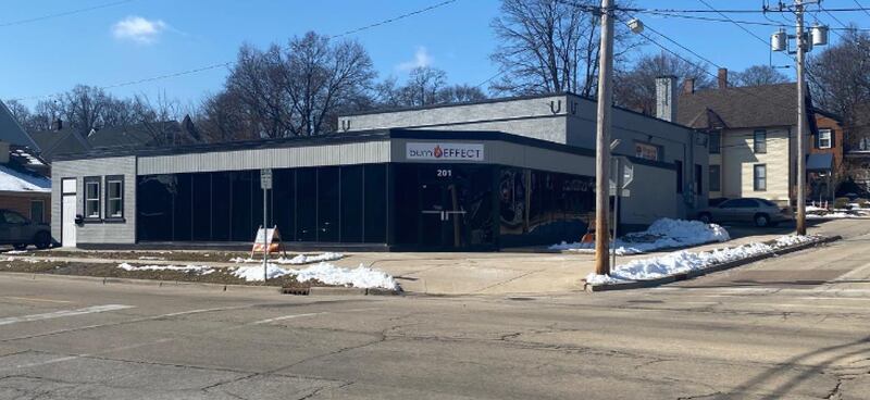 A fitness club is being allowed to remain open in the building that formerly housed West Valley Graphics and Print in St. Charles while the owner works to obtain a special use permit for the business.