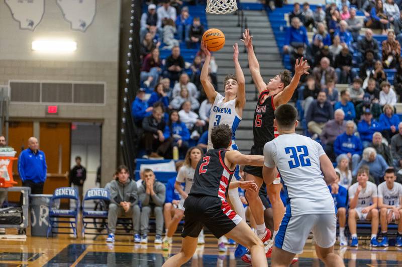 Geneva's Nathan Palmer goes in for the layup against Batavia on Friday, Dec.19,2025 in Geneva.