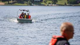 Man stuck on Oakwood Hills lake rescued by fire department