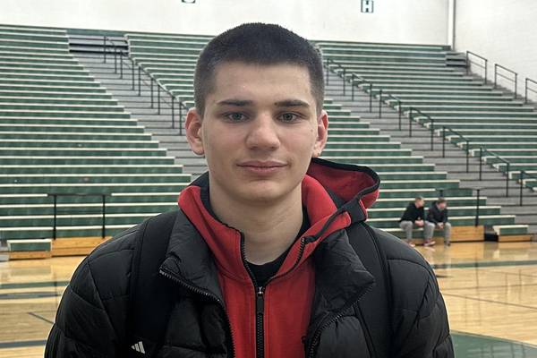 Jacob Marynowski drops 28 points, help Glenbard East fend off Wheaton Warrenville South in sectional semifinal