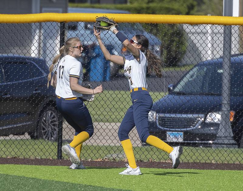 Sterling’s Lily Cantu puts the squeeze to a fly ball against Morrison Wednesday, April 26, 2023.