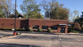 Applebee’s in McHenry had health department complaints before recent closing, now listed for rent